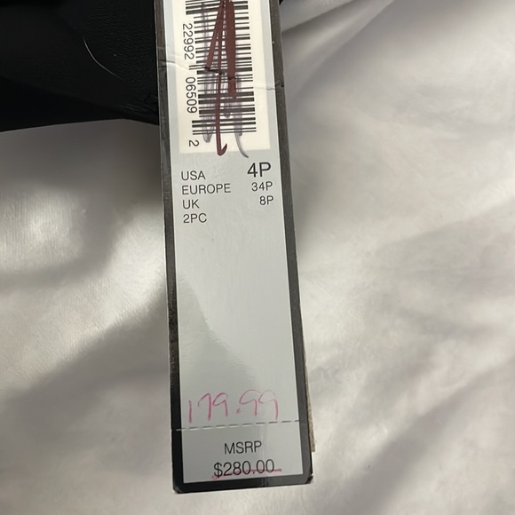 Tahari 2pc skirt suit set - 4P - Picture 11 of 11